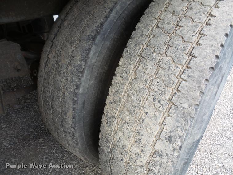 image for item DA3927 1998 Utility VSZR refrigerated van trailer