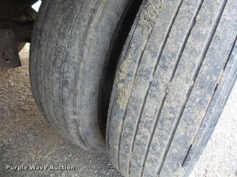 image for item DA3927 1998 Utility VSZR refrigerated van trailer