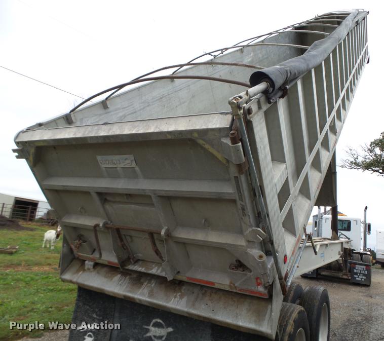 image for item K1432 1988 Ravens end dump trailer