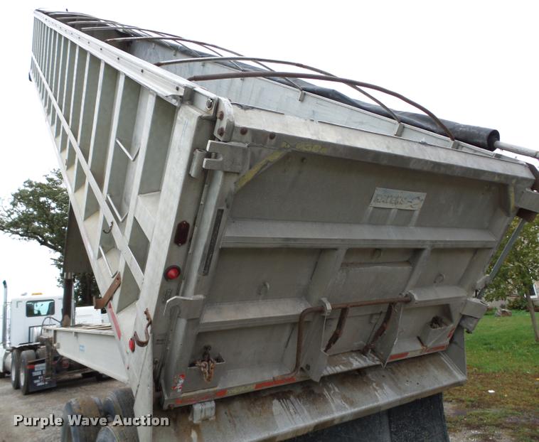 image for item K1432 1988 Ravens end dump trailer