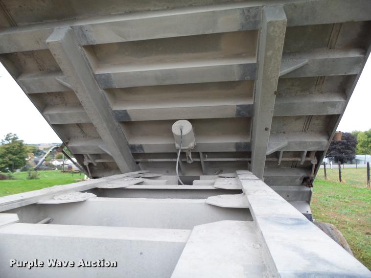 image for item K1432 1988 Ravens end dump trailer