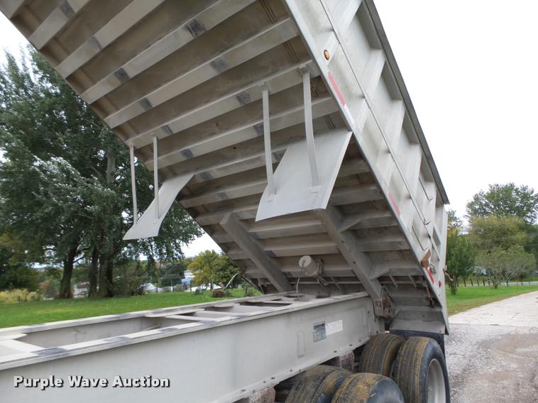 image for item K1432 1988 Ravens end dump trailer