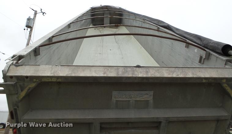 image for item K1432 1988 Ravens end dump trailer