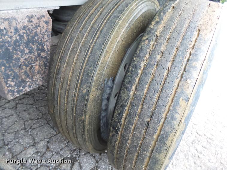 image for item K1432 1988 Ravens end dump trailer