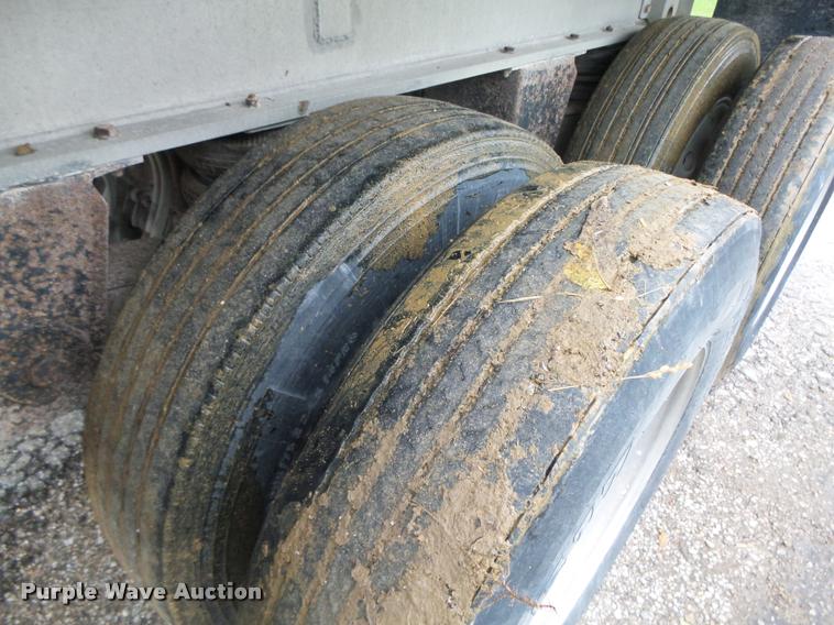 image for item K1432 1988 Ravens end dump trailer