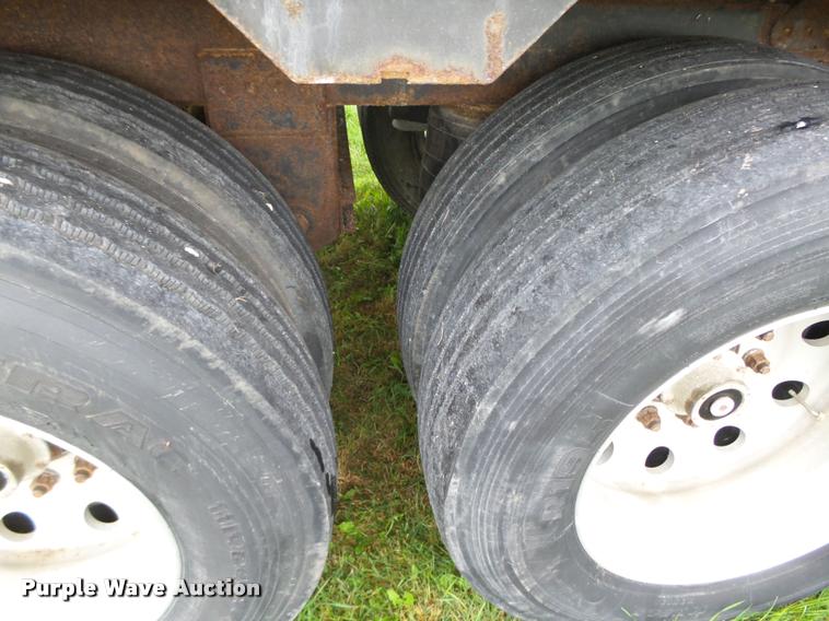 image for item K1457 2010 Timpte Super Hopper double hopper grain trailer