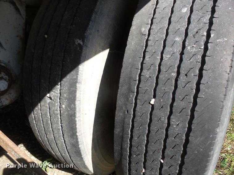 image for item K3705 1998 Trailmobile dry van trailer