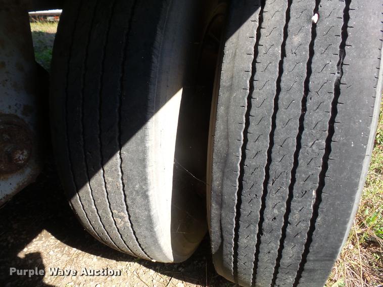 image for item K3705 1998 Trailmobile dry van trailer