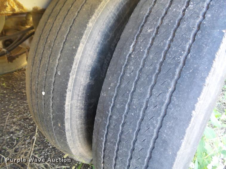 image for item K3705 1998 Trailmobile dry van trailer