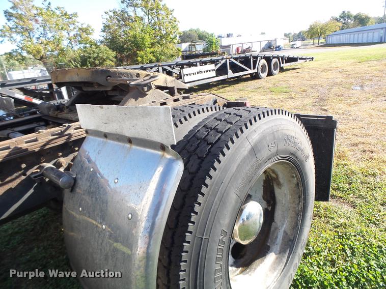 image for item K5675 1994 Volvo WIA semi truck