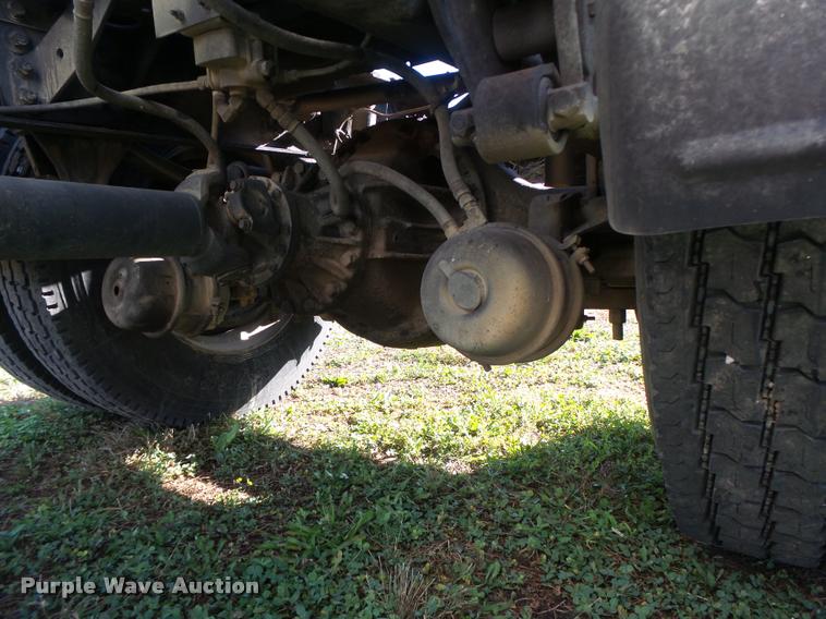 image for item K5675 1994 Volvo WIA semi truck