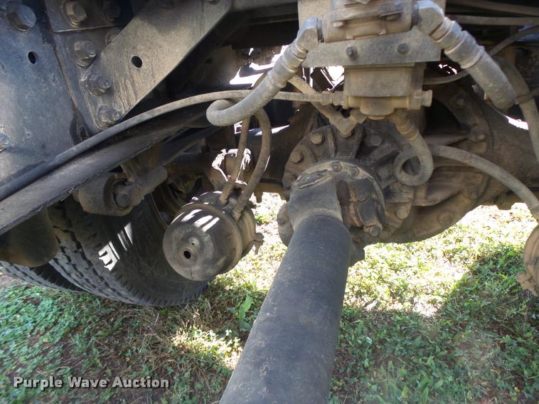 image for item K5675 1994 Volvo WIA semi truck