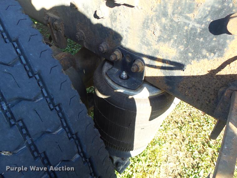 image for item K5675 1994 Volvo WIA semi truck