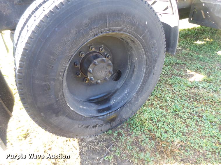 image for item K5675 1994 Volvo WIA semi truck