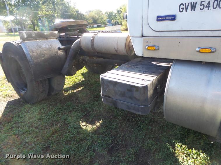 image for item K5675 1994 Volvo WIA semi truck