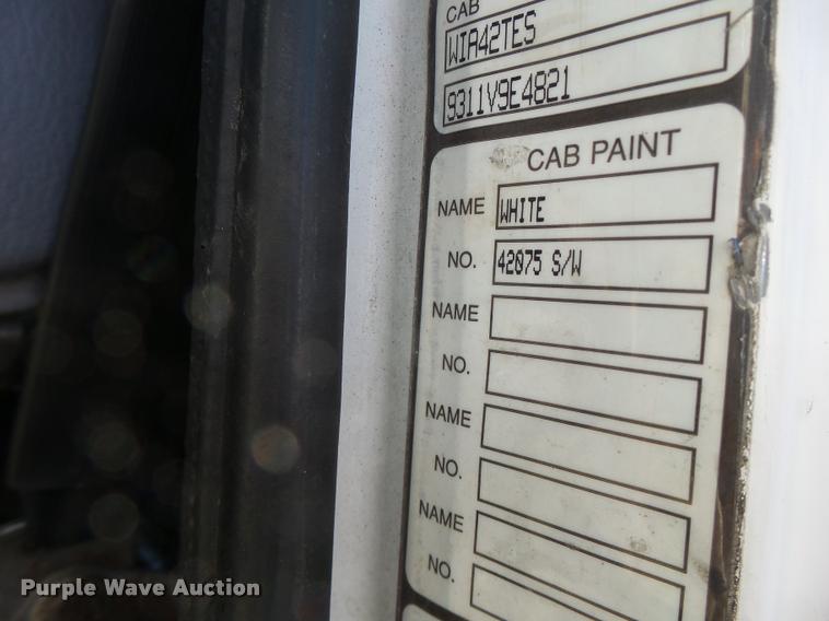 image for item K5675 1994 Volvo WIA semi truck