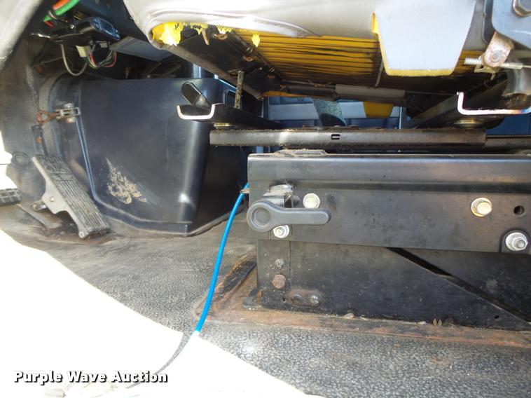 image for item K5675 1994 Volvo WIA semi truck