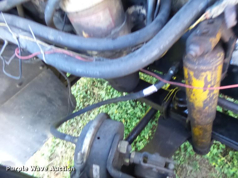 image for item K5675 1994 Volvo WIA semi truck