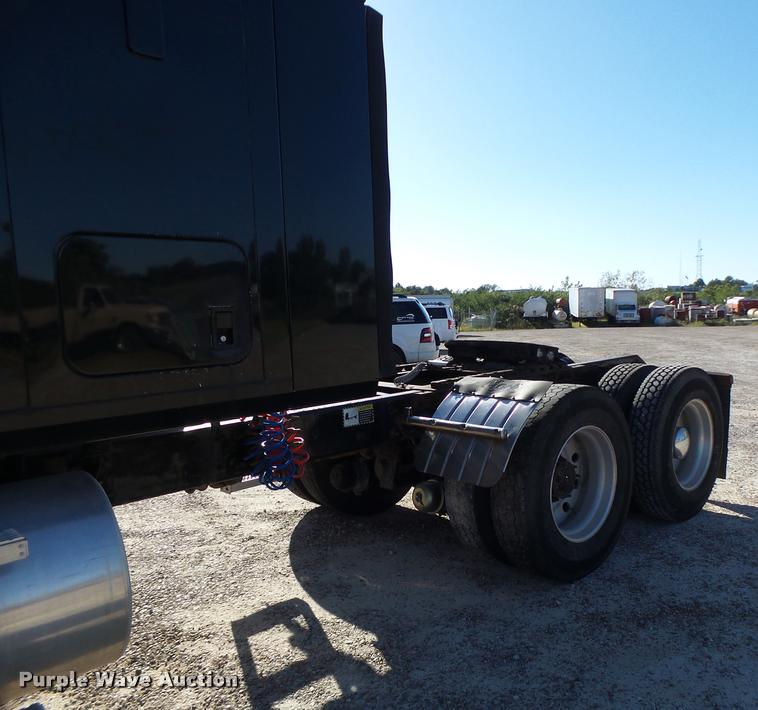 image for item K5682 2001 Mack CX613 semi truck