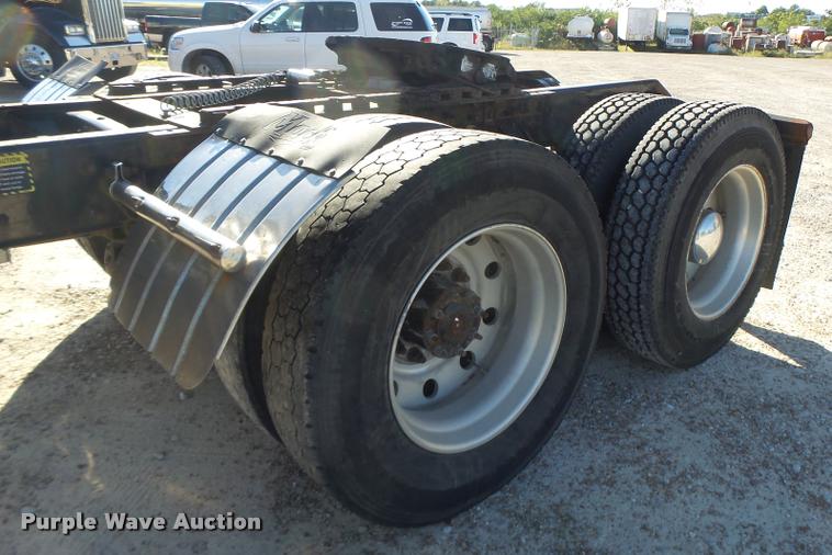 image for item K5682 2001 Mack CX613 semi truck