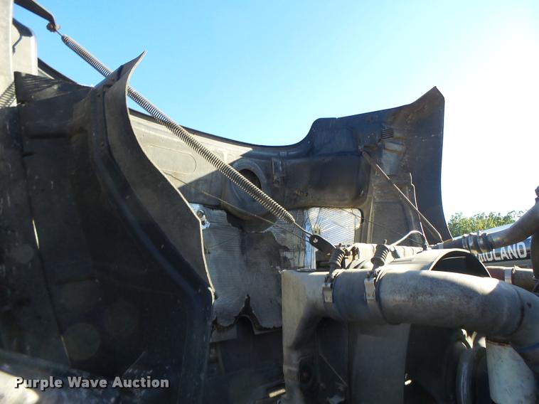 image for item K5682 2001 Mack CX613 semi truck