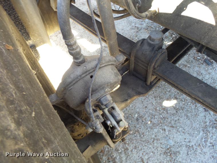 image for item K5682 2001 Mack CX613 semi truck