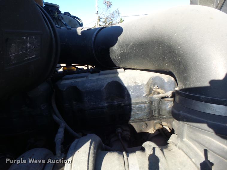 image for item K5682 2001 Mack CX613 semi truck