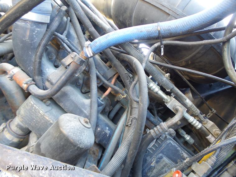 image for item K5682 2001 Mack CX613 semi truck