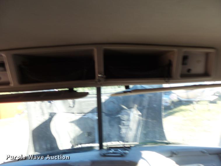 image for item K5682 2001 Mack CX613 semi truck