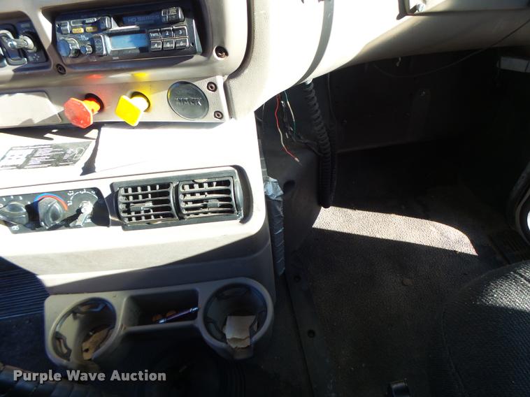 image for item K5682 2001 Mack CX613 semi truck