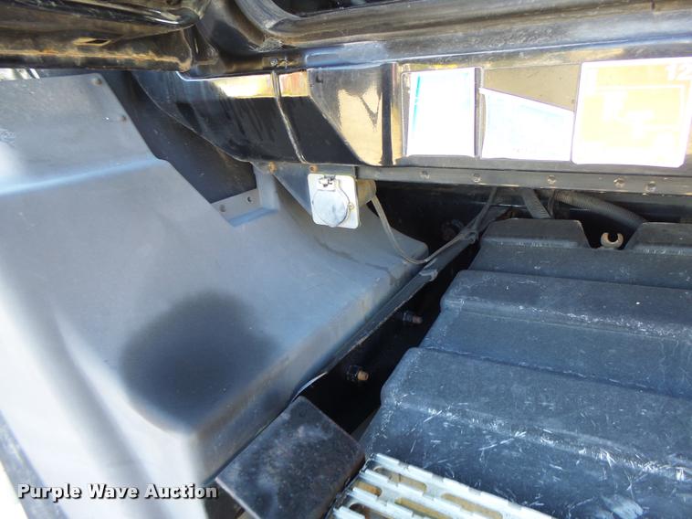 image for item K5682 2001 Mack CX613 semi truck