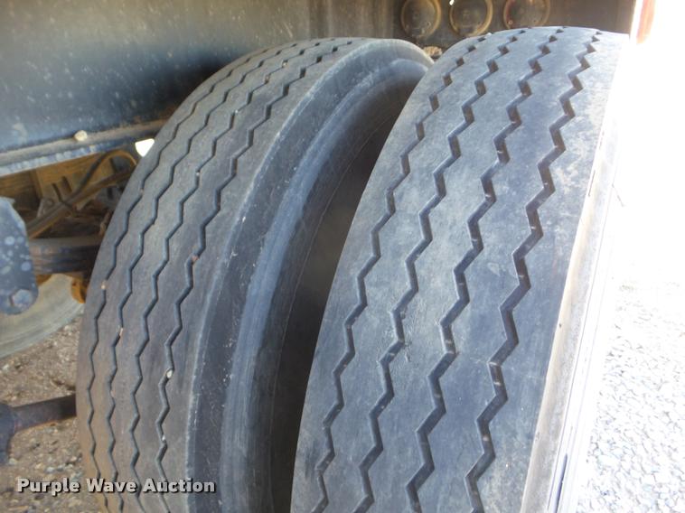 image for item L1730 2016 Hobbs flatbed trailer