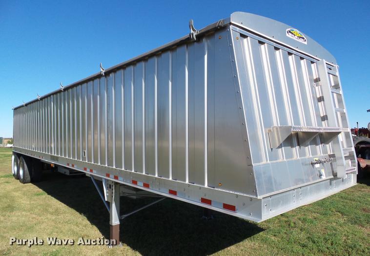 image for item L5526 2011 Travalong double hopper grain trailer