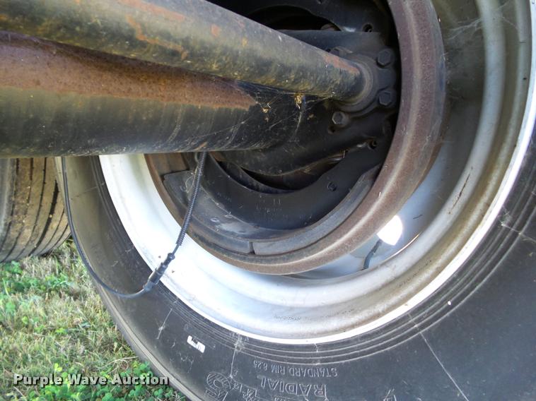 image for item L5526 2011 Travalong double hopper grain trailer