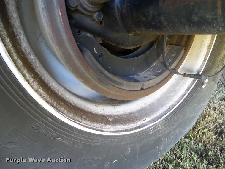 image for item L5526 2011 Travalong double hopper grain trailer