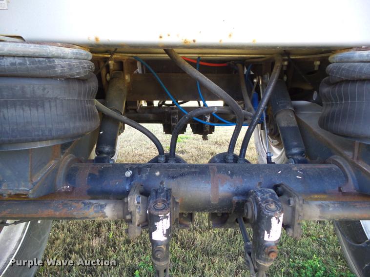 image for item L5526 2011 Travalong double hopper grain trailer