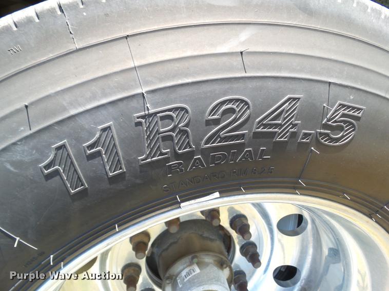 image for item L5526 2011 Travalong double hopper grain trailer