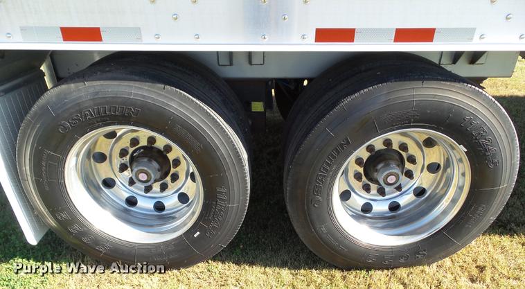 image for item L5526 2011 Travalong double hopper grain trailer