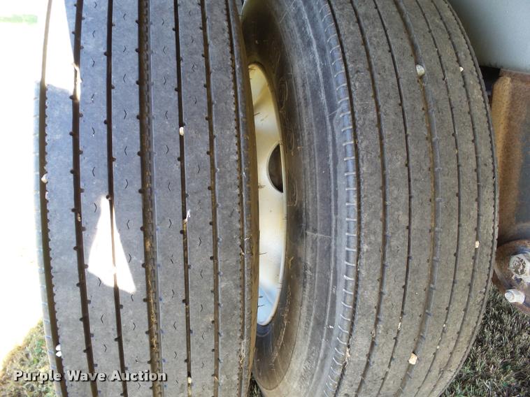 image for item L5526 2011 Travalong double hopper grain trailer