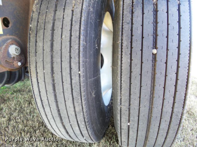 image for item L5526 2011 Travalong double hopper grain trailer