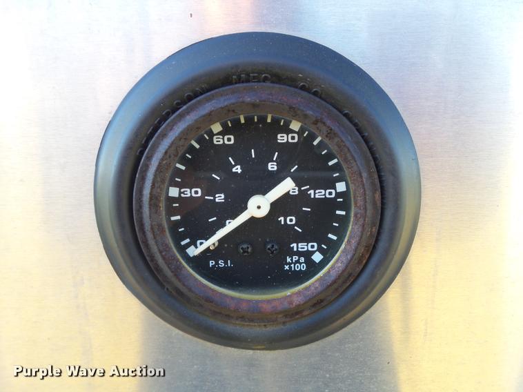 image for item L5526 2011 Travalong double hopper grain trailer