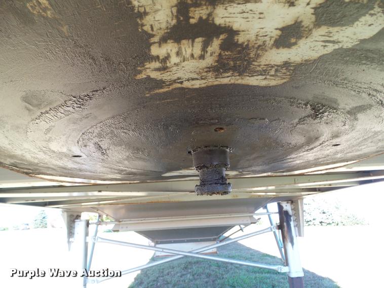 image for item L5526 2011 Travalong double hopper grain trailer