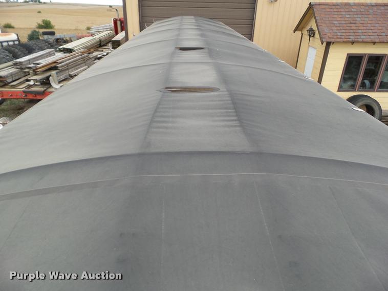 image for item L5526 2011 Travalong double hopper grain trailer