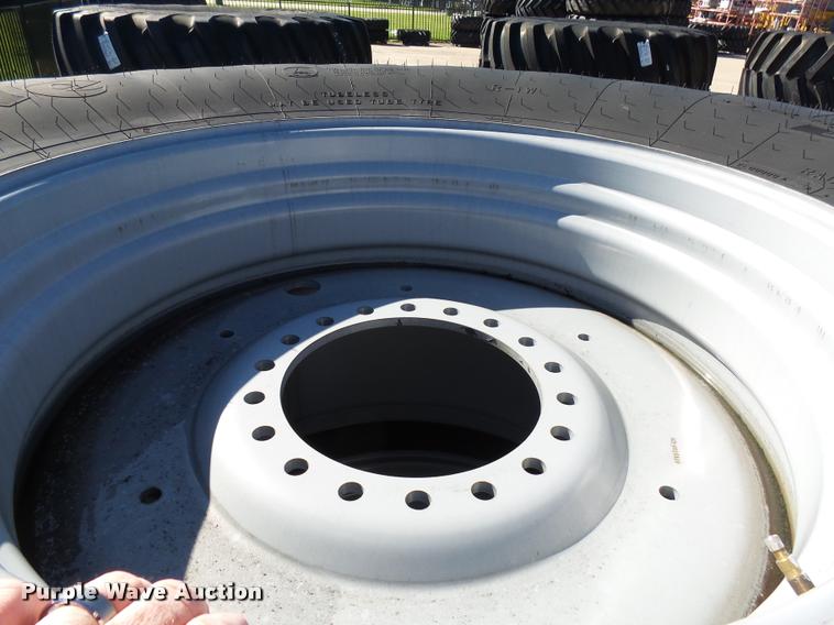 image for item AL9075 (6) Firestone 800/70R38 tires