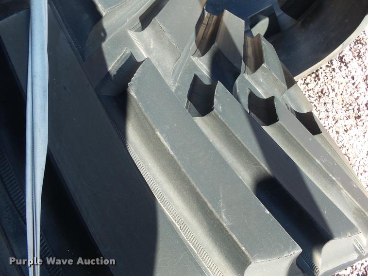 image for item AL9083 (2) Camoplast 695-2532 tracks