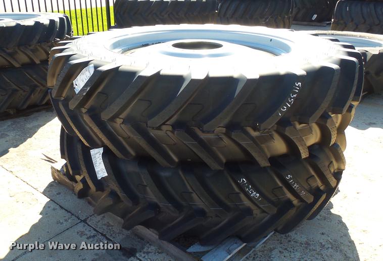 image for item AL9084 (4) Michelin 480/80R46 tires