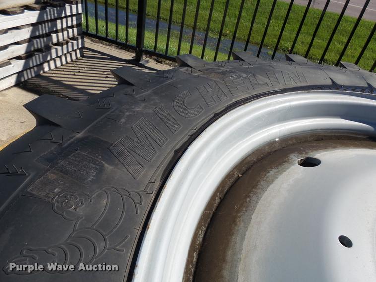 image for item AL9084 (4) Michelin 480/80R46 tires