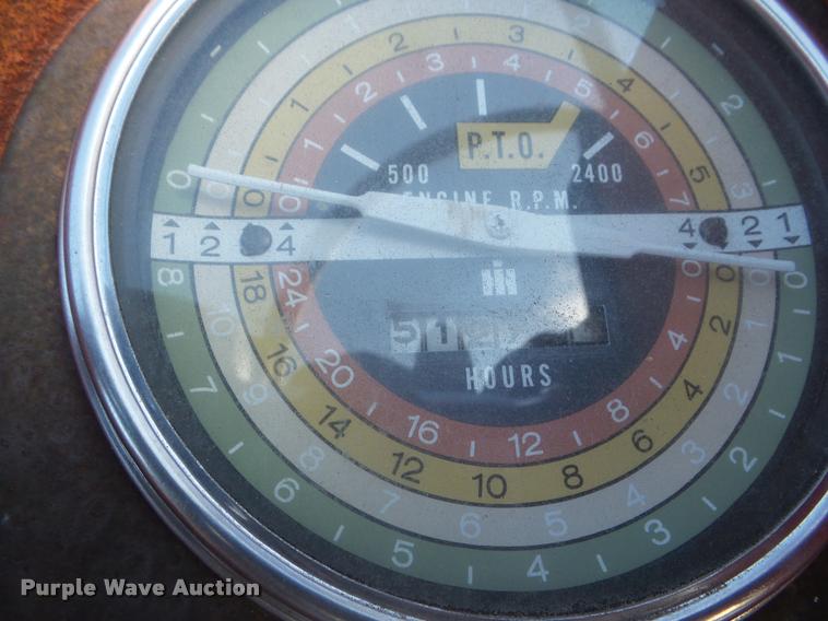 image for item AP9601 Farmall 806 tractor