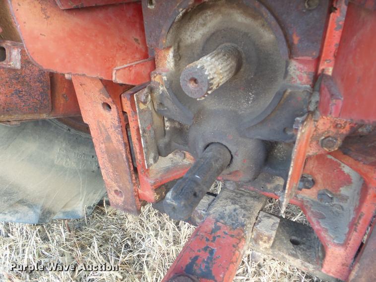 image for item AP9601 Farmall 806 tractor