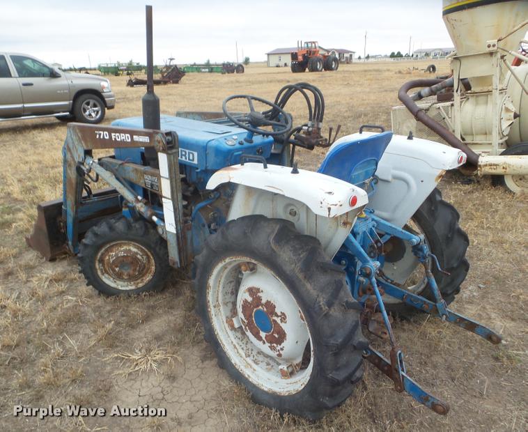 image for item AP9622 1979 Ford 1300 MFWD tractor